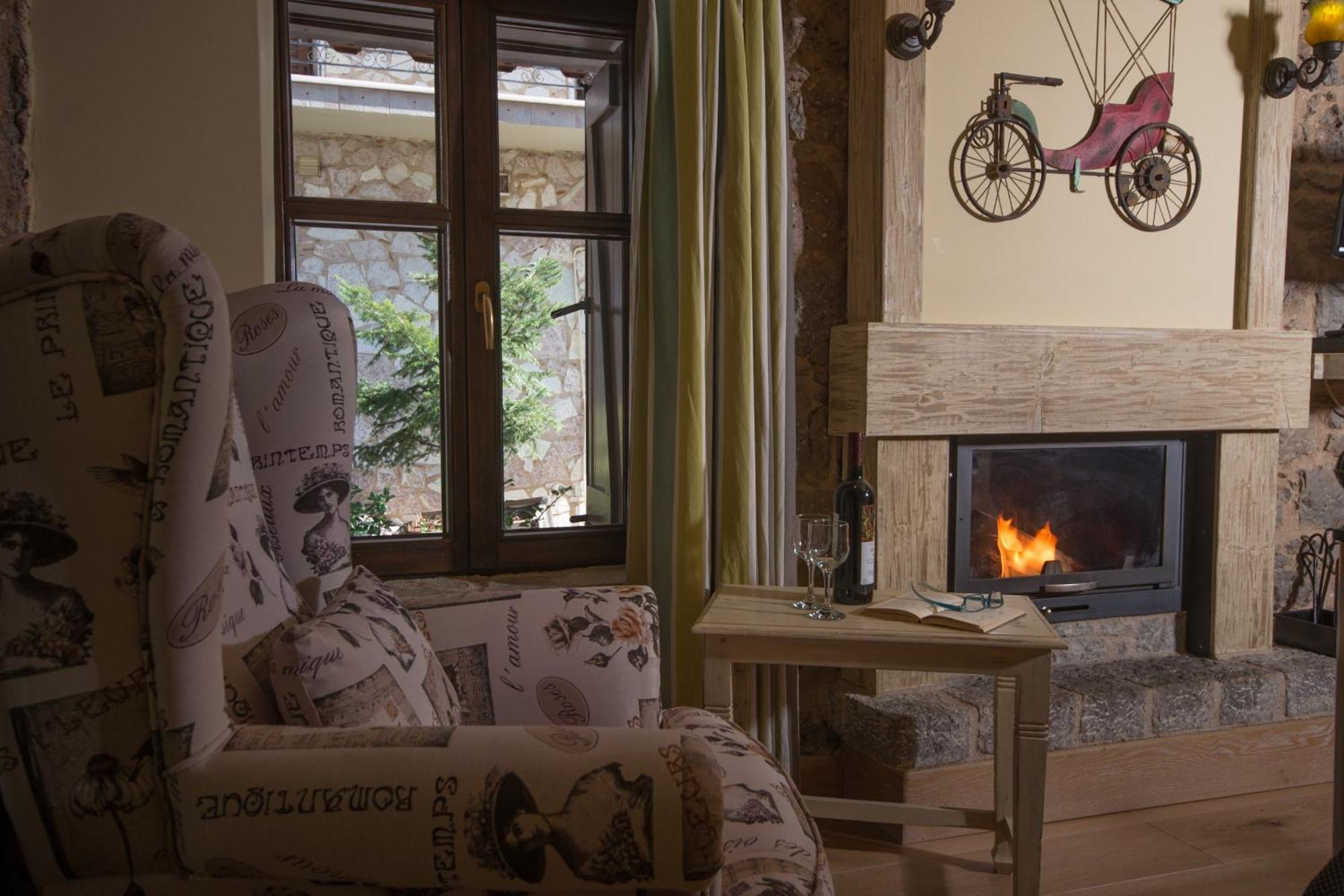Alexandros Guesthouse Aráhova Kültér fotó