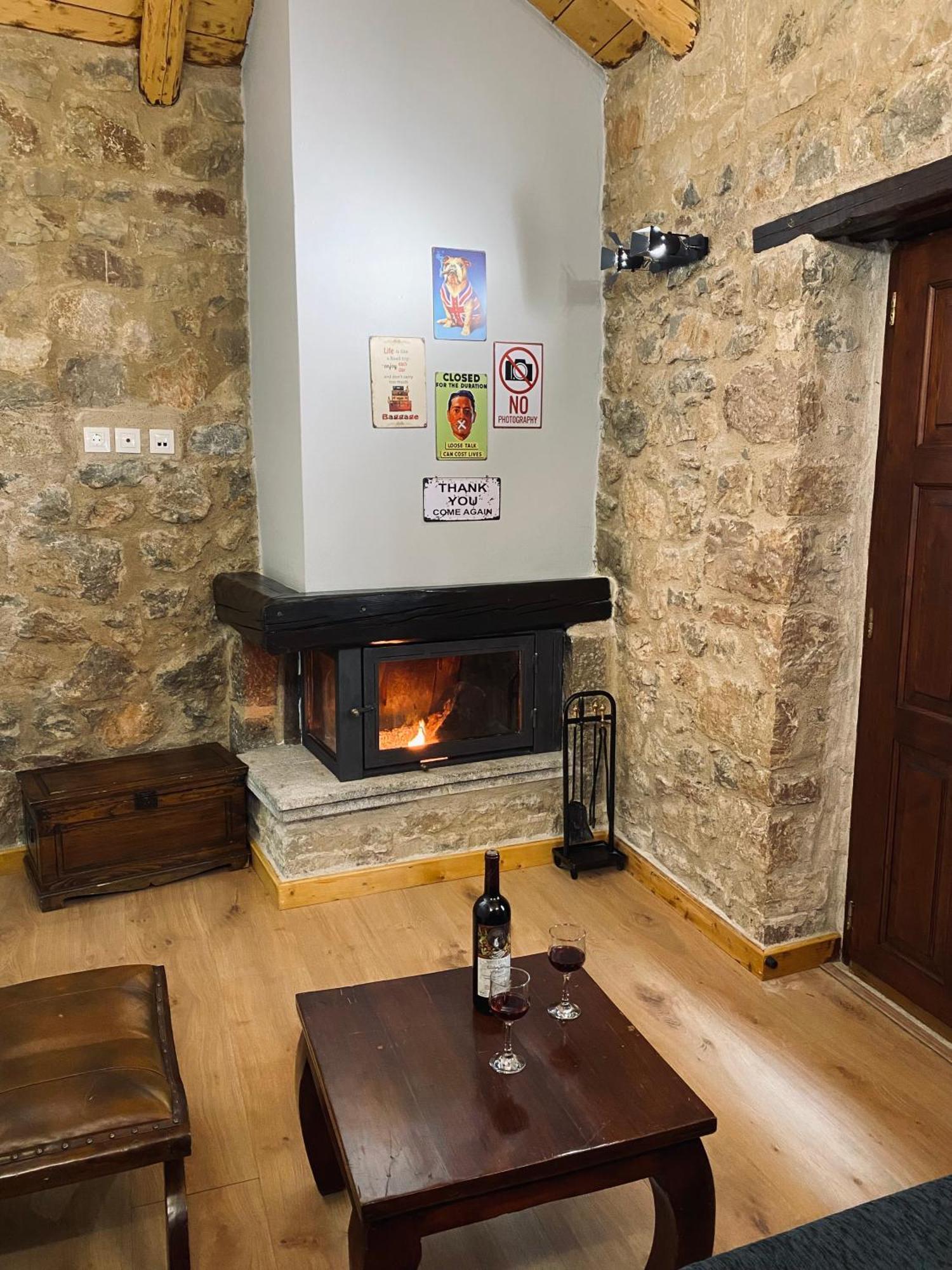 Alexandros Guesthouse Aráhova Kültér fotó