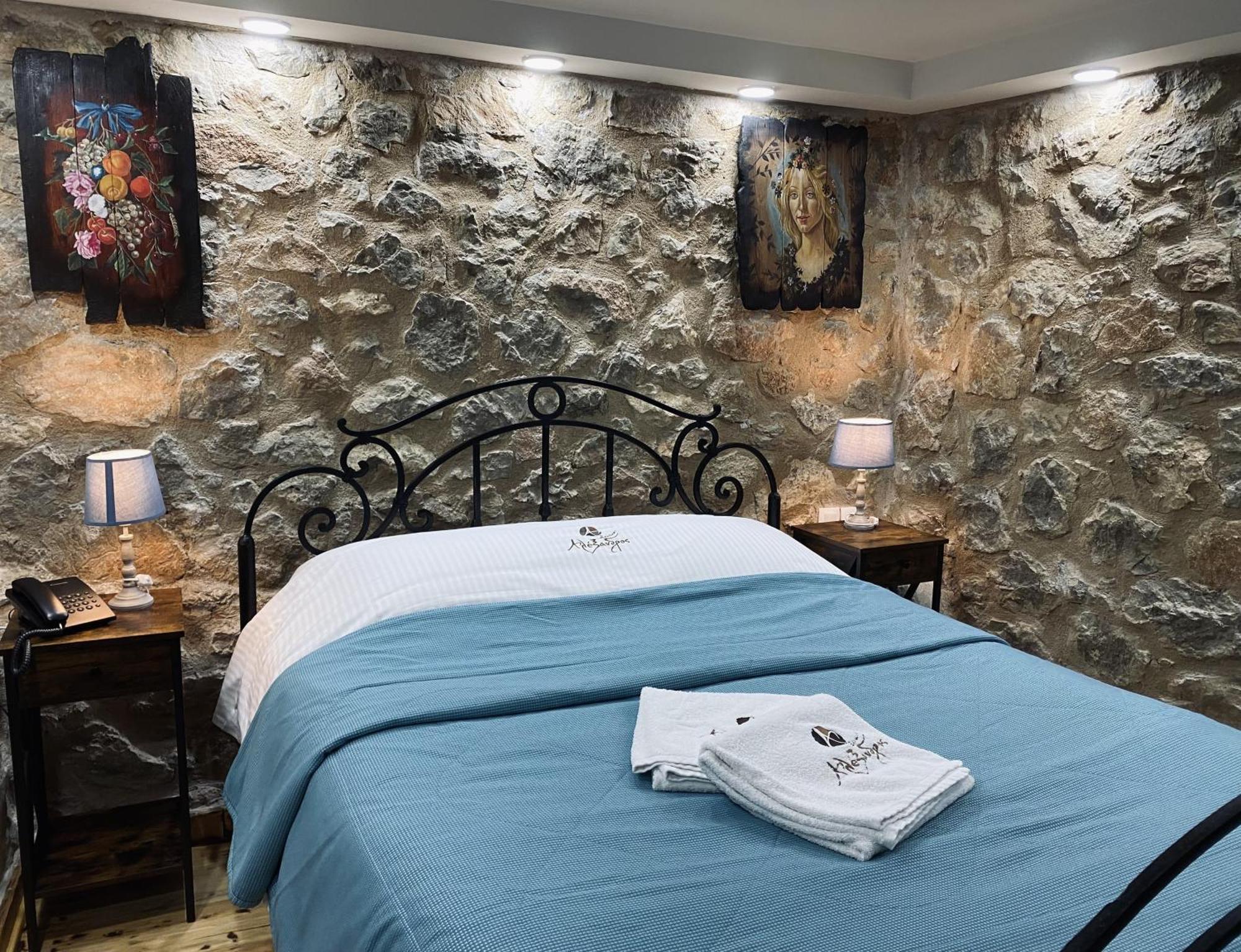 Alexandros Guesthouse Aráhova Kültér fotó
