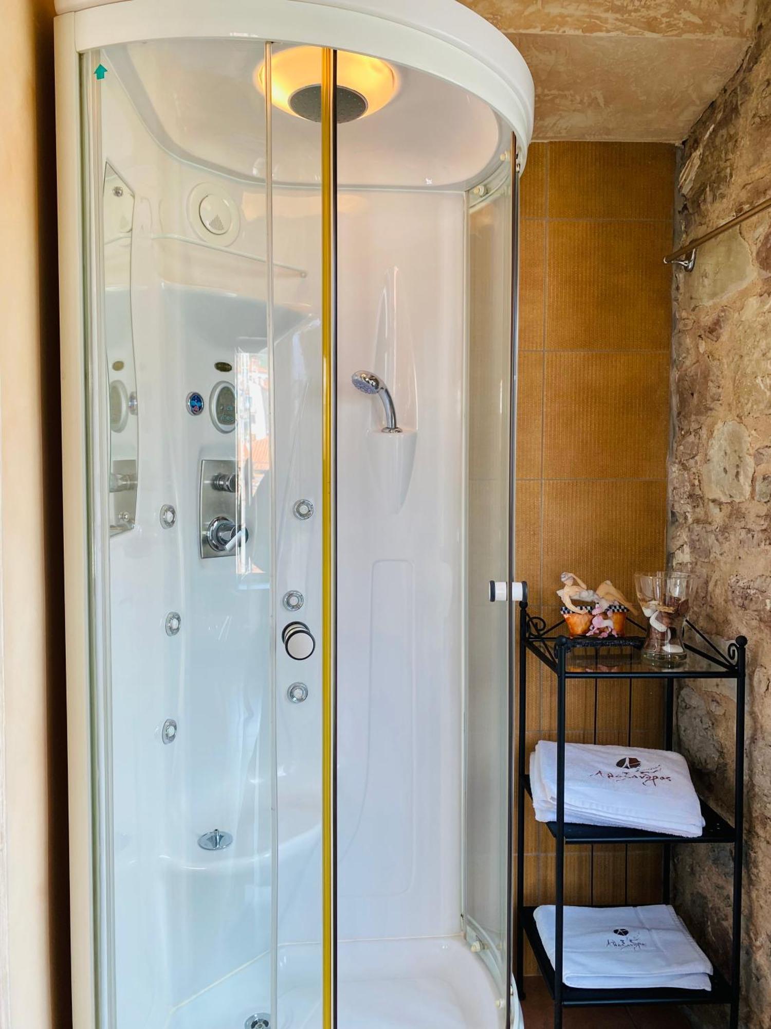 Alexandros Guesthouse Aráhova Kültér fotó
